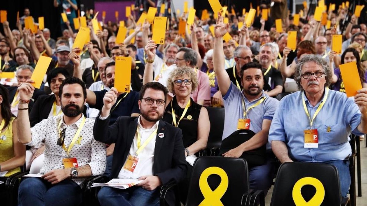 Esquerra aprova el nou full de ruta “sense renunciar a la unilateralitat”