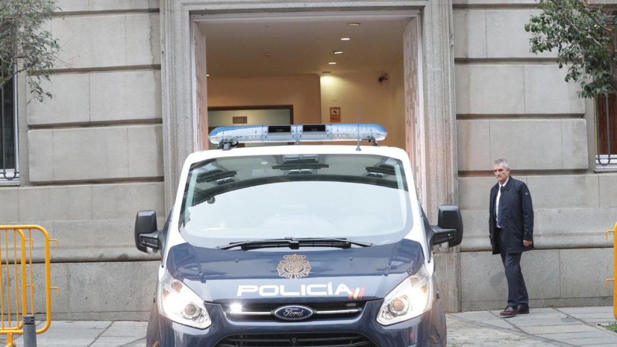 Interior inicia el trasllat a Catalunya de sis presos independentistes