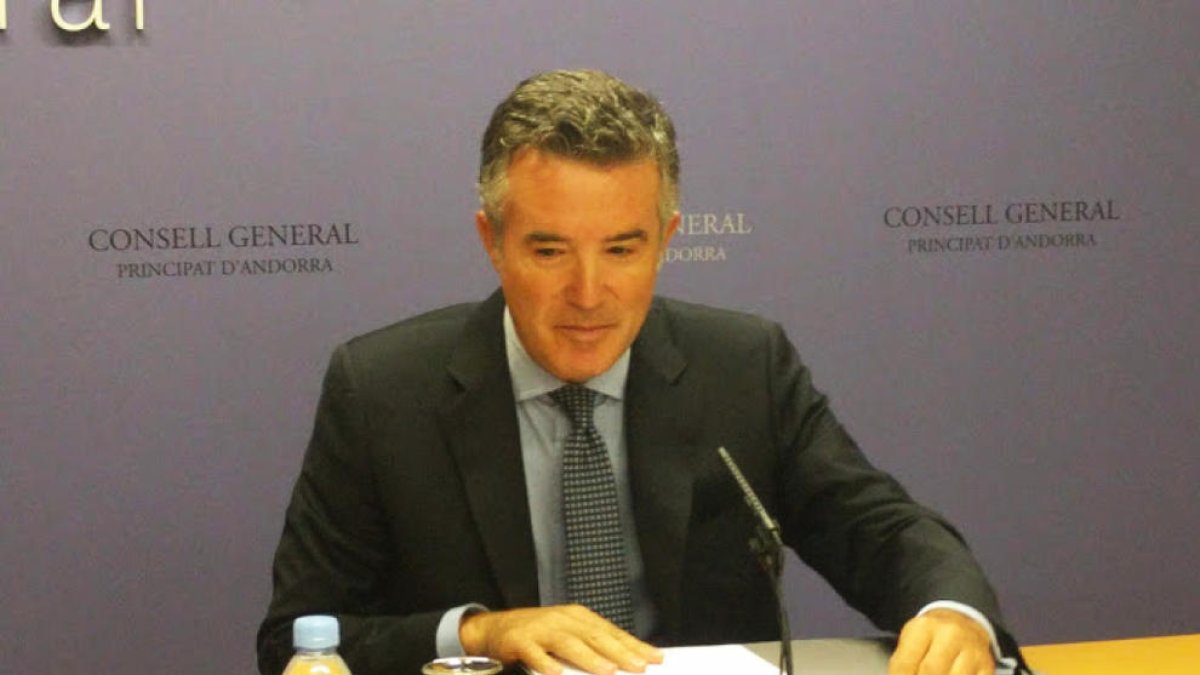 El darrer Consell General del juliol no preveu el crèdit per a les transferències