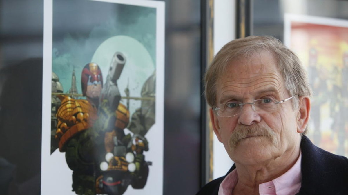 Mor Carlos Ezquerra, coautor de la sèrie 'Judge Dredd'