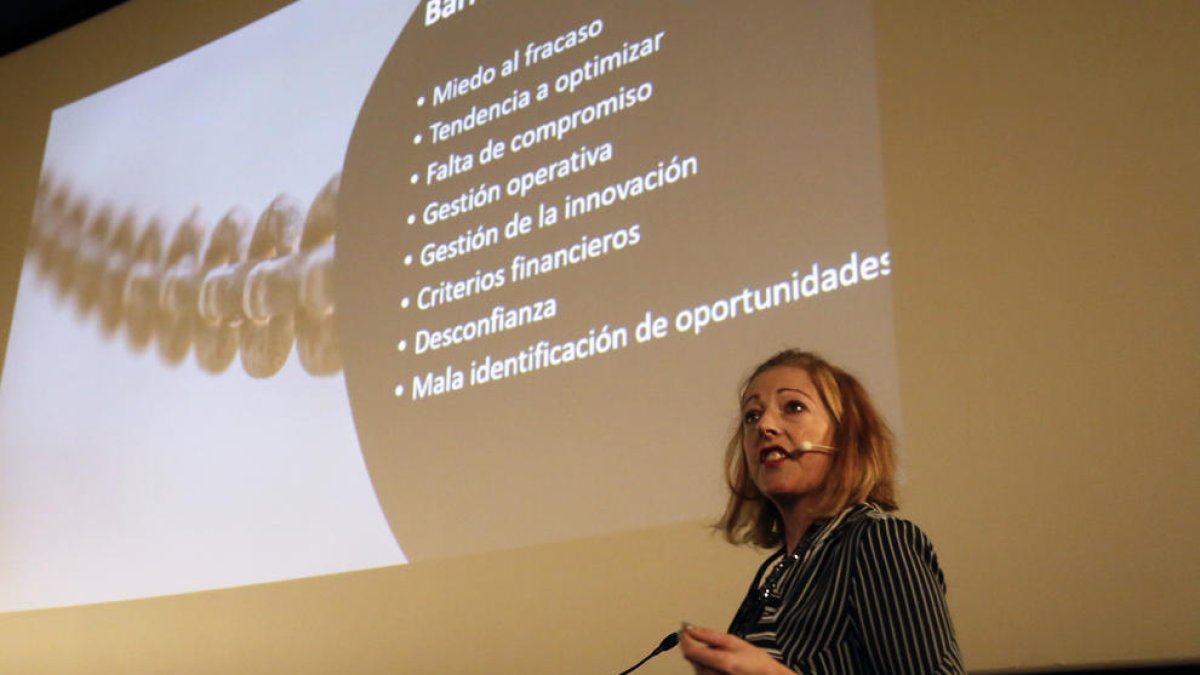 Siobhan O'Rourke durant la seva conferència en la tercera edició d'Inntec