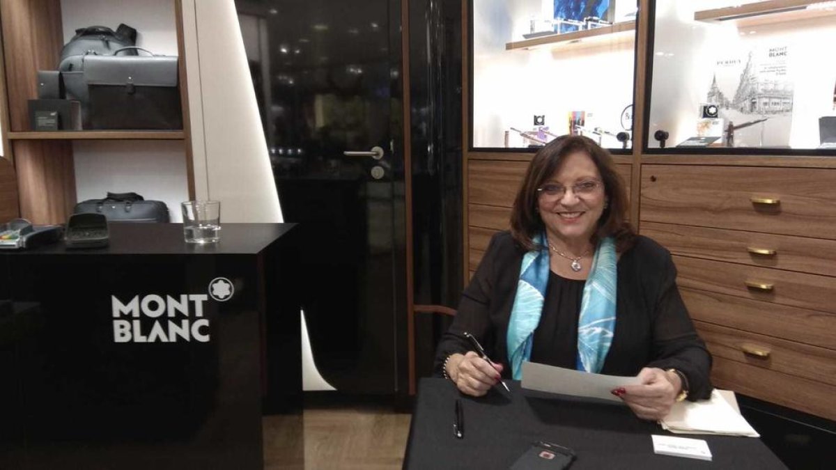 “El cervell no aguanta gaire temps falsejant l'escriptura”