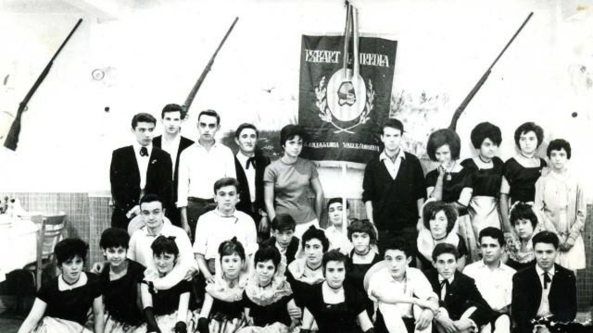 L'Esbart Laurèdia el 1963, l'any de la seva creació