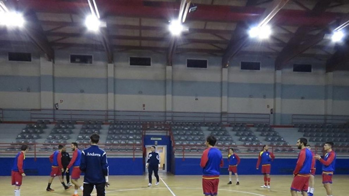 La selecció afronta un doble compromís contra Lituània