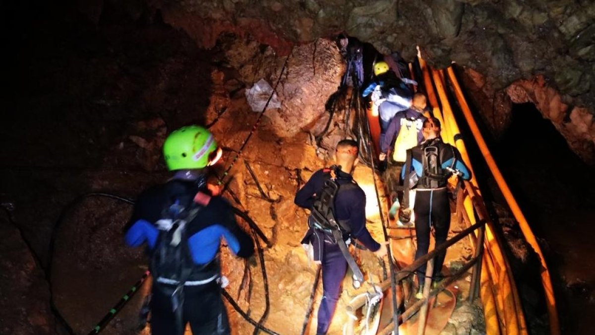 Rescatats amb èxit quatre dels nens de la cova del nord de Tailàndia