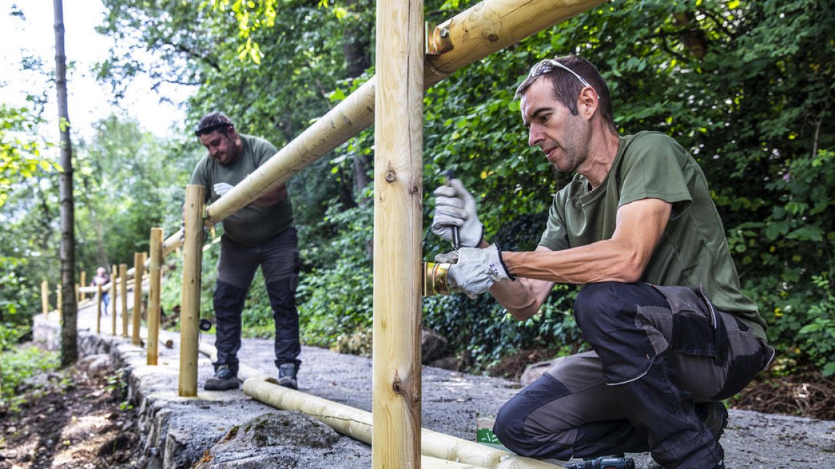 La capital millora i amplia el passeig del rec de l'Obac