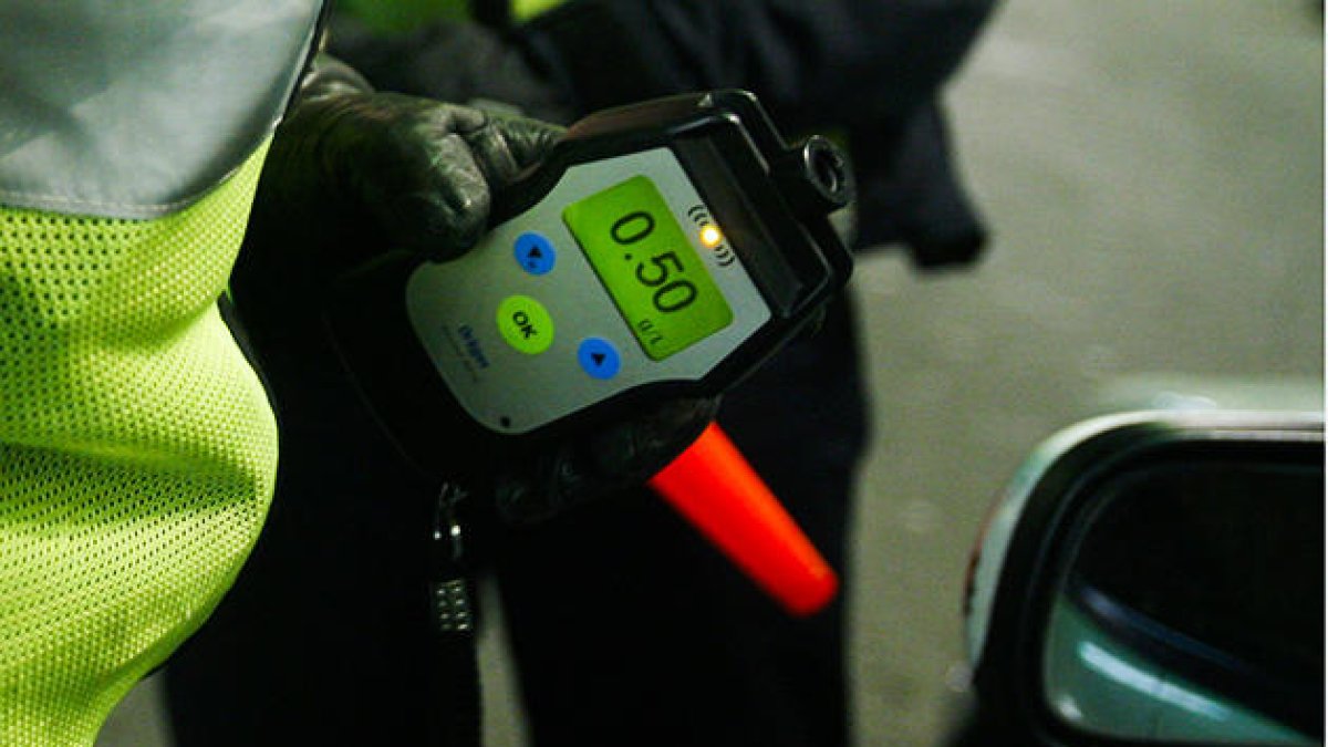 La policia deté 23 persones per positius d'alcohol i drogues en una setmana