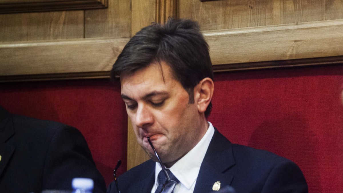 Farré critica Ordóñez perquè “no hi és mai”