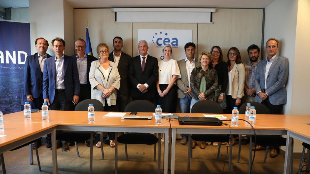 La CEA insta que es creïn sindicats d'empleats del sector privat