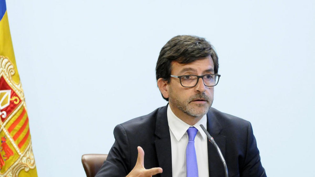 El ministre Jordi Cinca a la roda de premsa posterior al Consell de Ministres