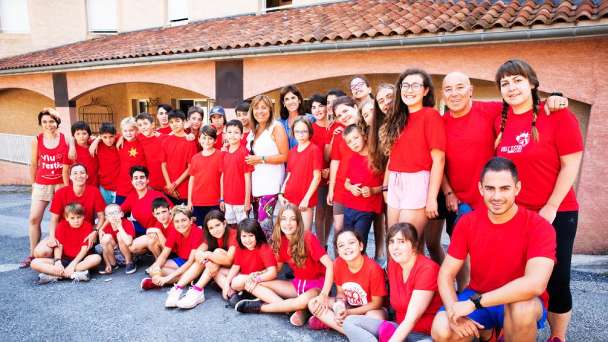Marsol visita els infants que passen les colònies a França