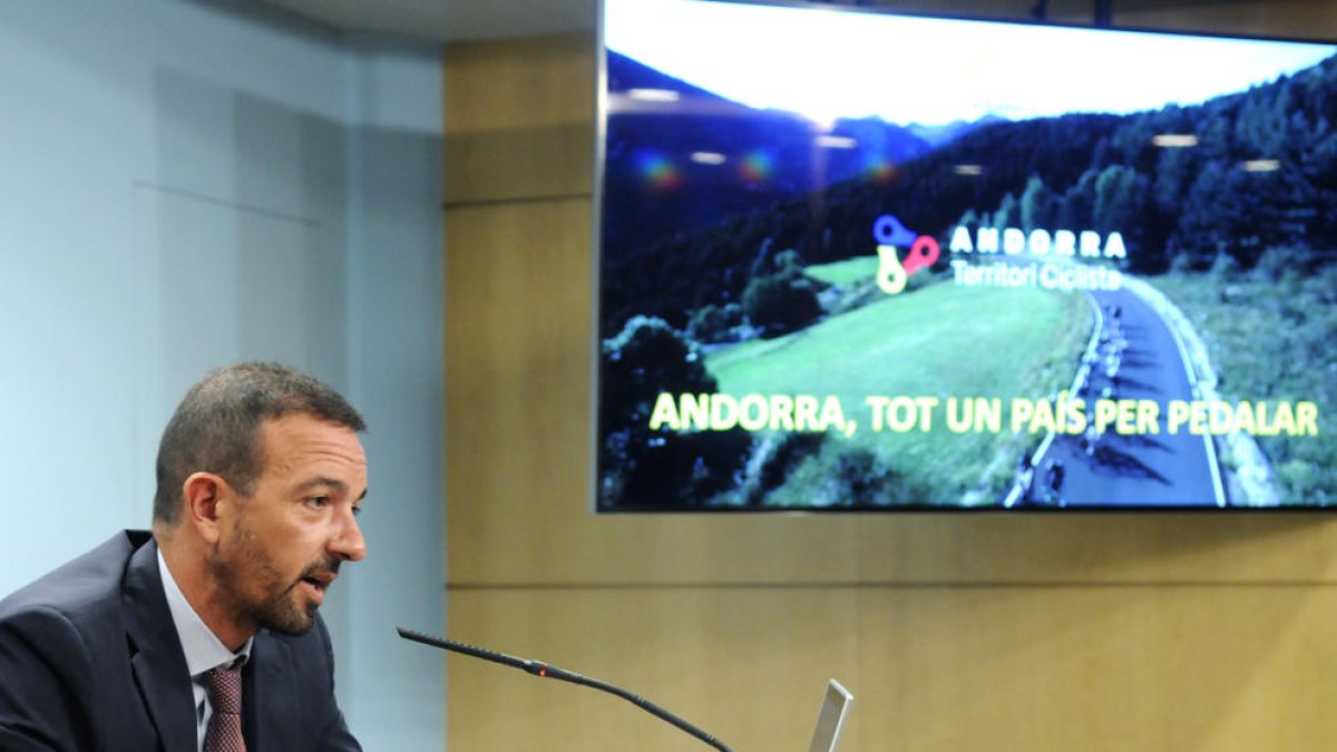 Mobilitat calcula que unes 3.500 persones del
país són ciclistes habituals