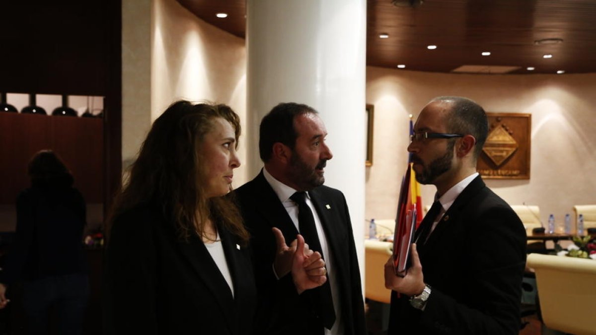 Liberals demana que Helena Laza acrediti la titulació en Belles Arts