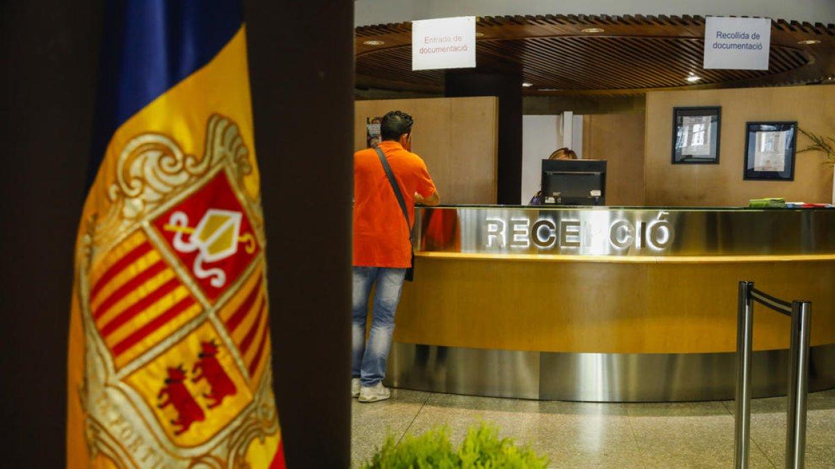 Servei de tràmits de l'edifici Administratiu de Govern
