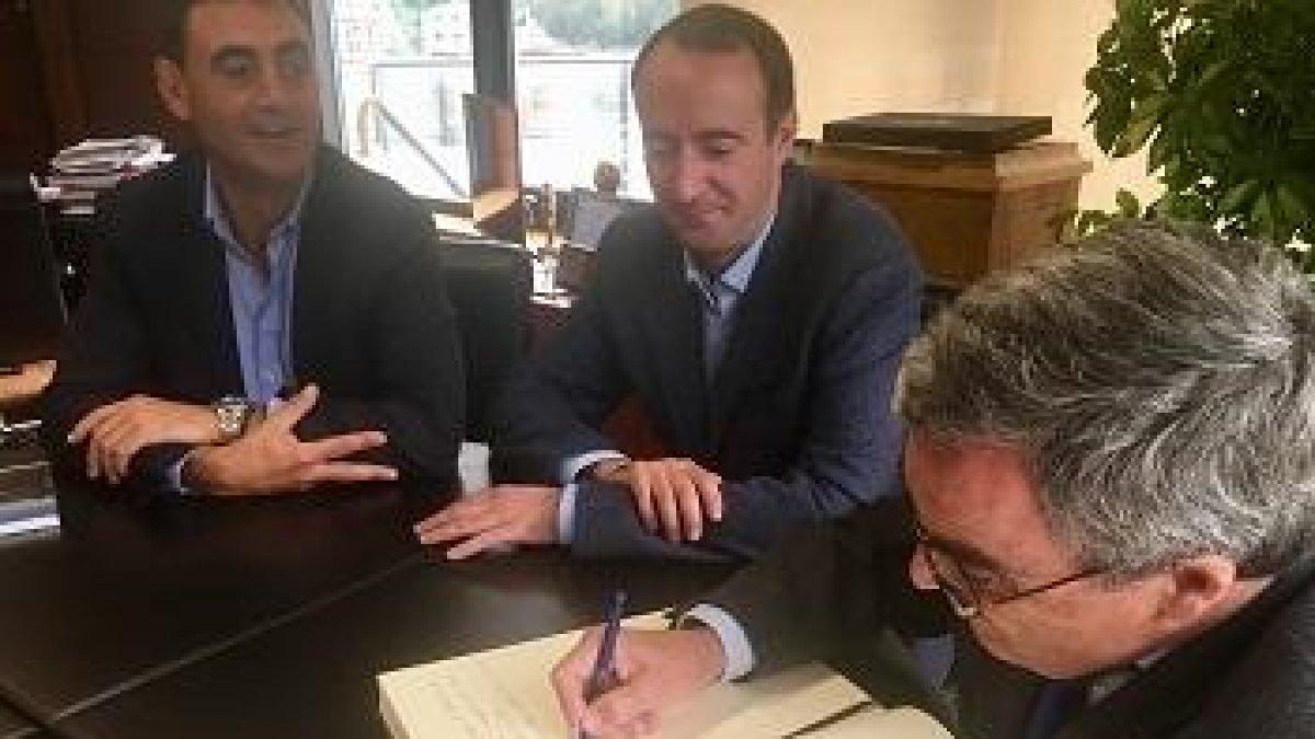 Ros visita la corporació i s'interessa per Pal Arinsal