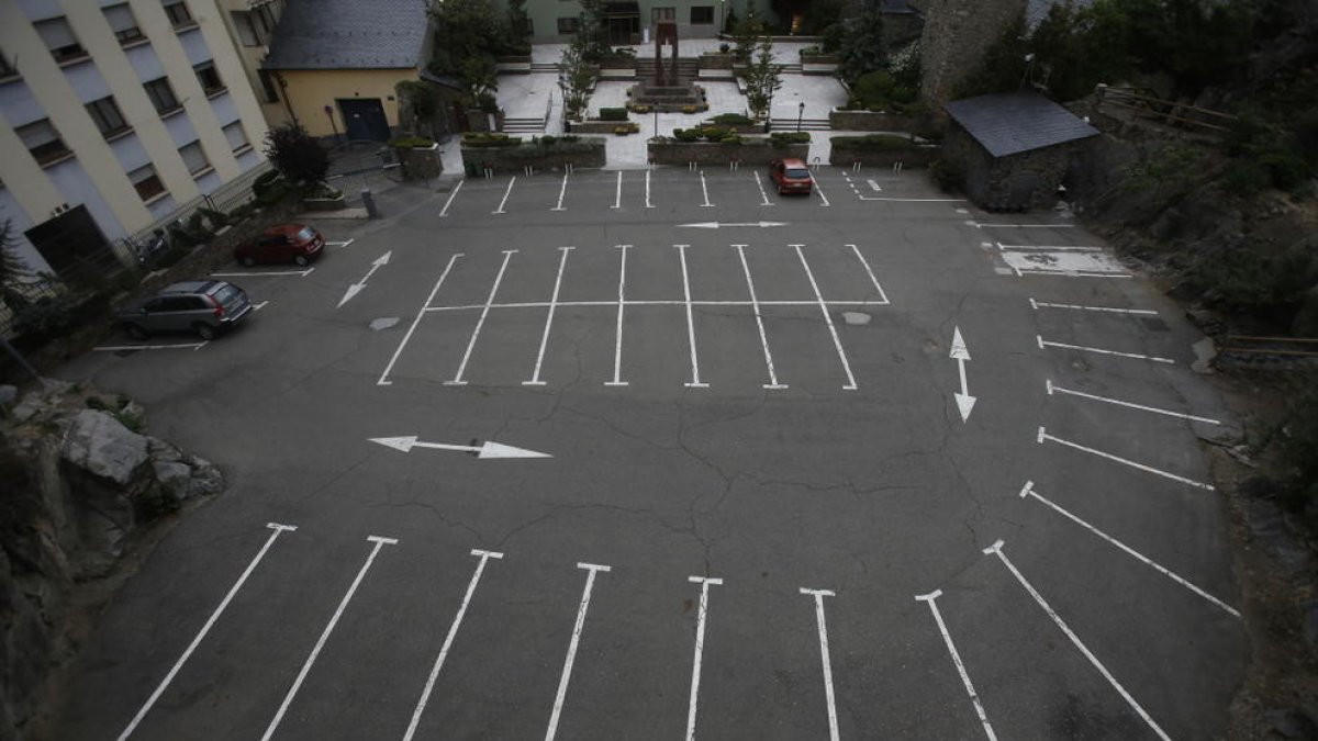 Avança la renovació de l'entorn de Casa de la Vall