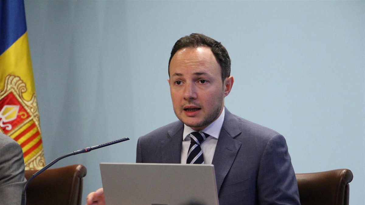 El ministre d'Afers Socials, Justícia i Interior, Xavier Espot, durant la presentació, aquest dimecres, del projecte de llei per a la igualtat de tracte i la no-discriminació.