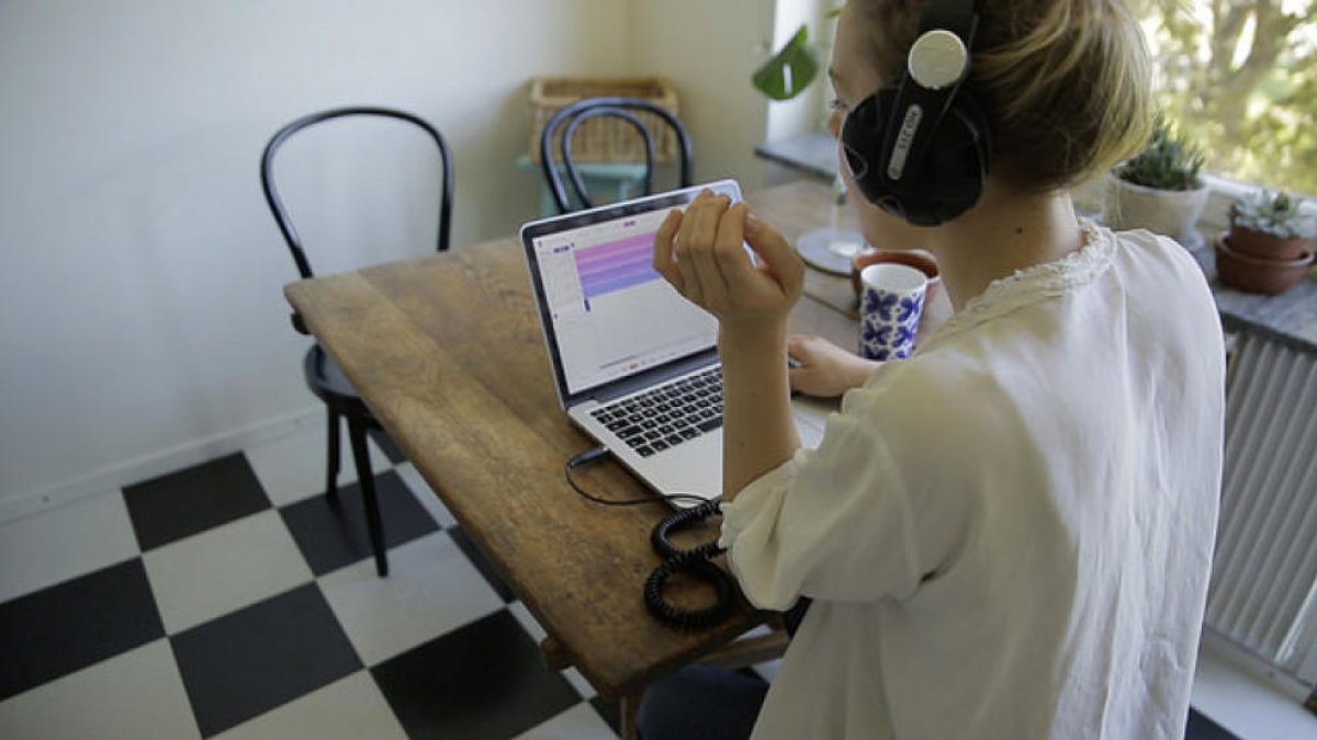 Un estudi de gravació escolar al núvol