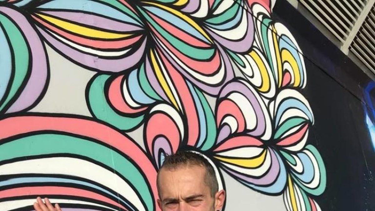 Triple compareixença del DJ Richy Vuelcom