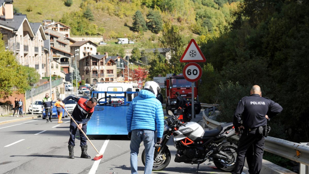 Tres ferits lleus en un accident de trànsit a Erts