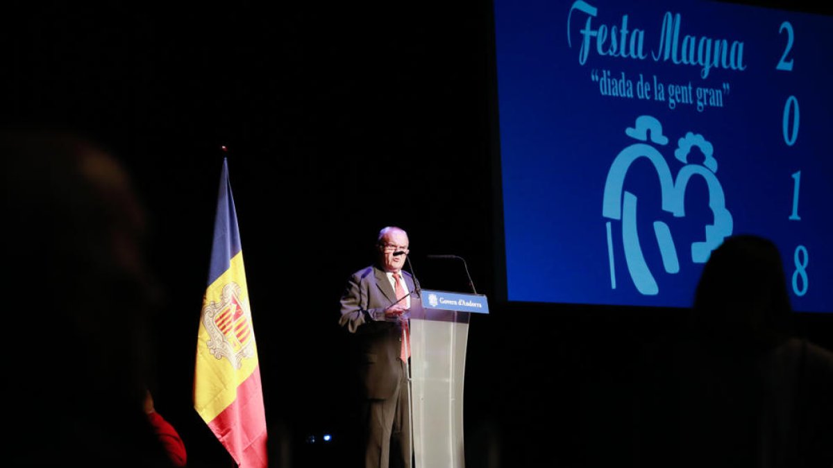 L'oposició està a favor d'apujar fins als 1.200 euros la pensió mínima dels jubilats