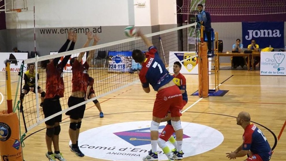 El CV Encamp supera l'Olot i segueix a dalt de la taula