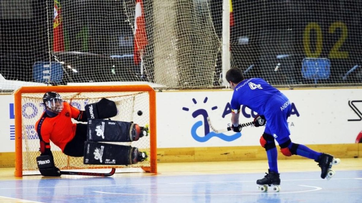 La selecció goleja Àustria i passa a quarts com a tercera