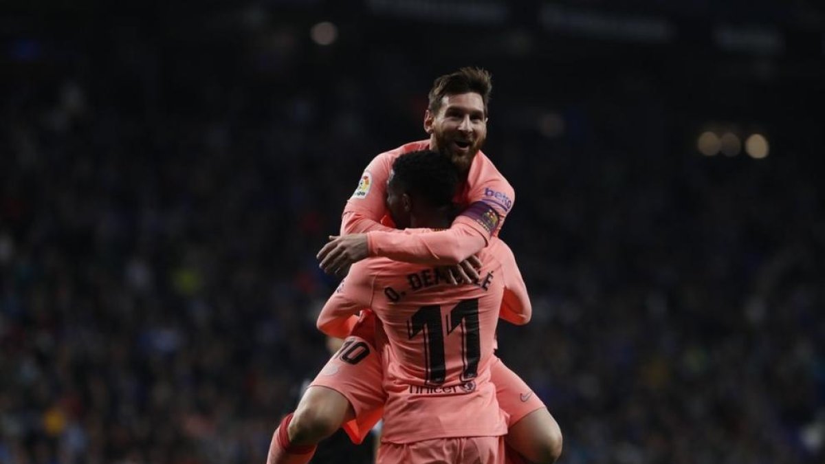 El Barça es passeja al derbi català