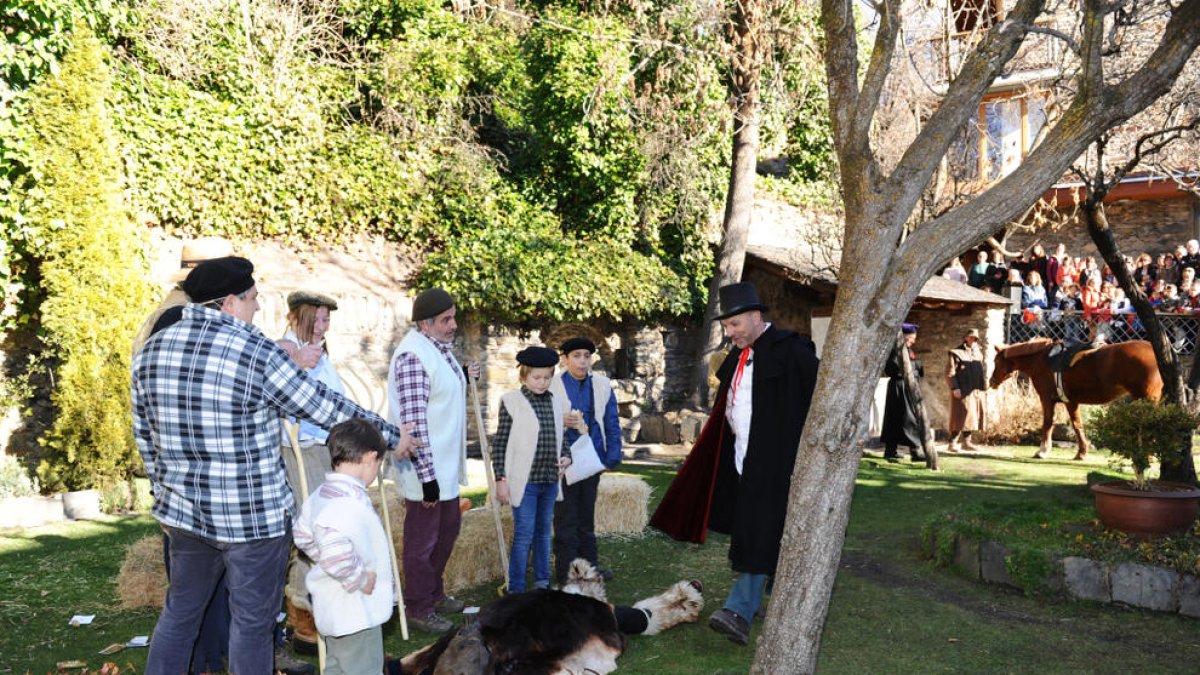 El mossèn i els dallaires, les principals novetats a la representació del ball de l'Ossa