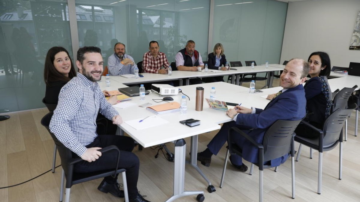 Els funcionaris amb sou baix podran tenir una altra feina