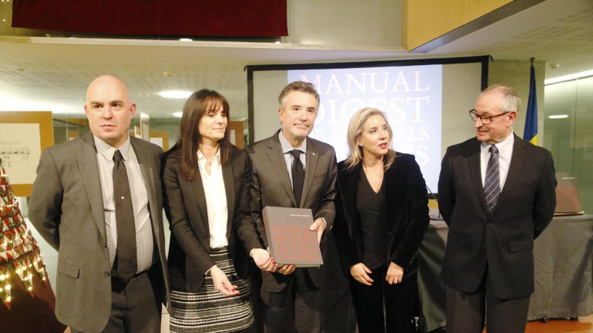 Presentació de la nova edició del Manual Digest al Consell General