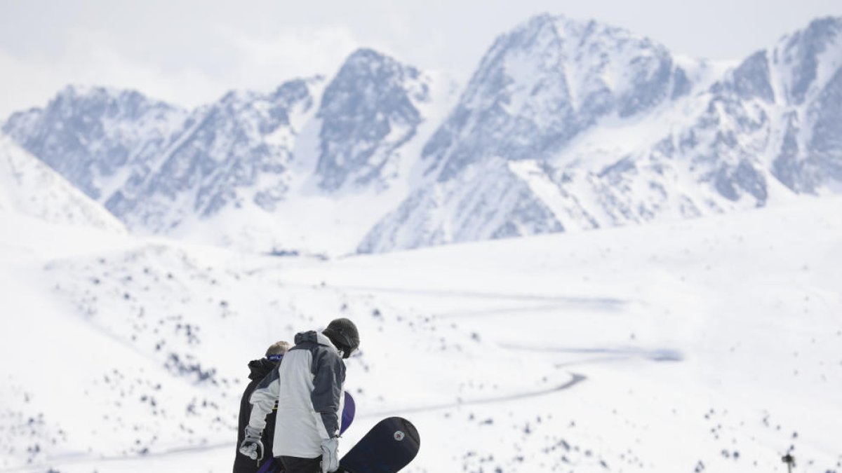 Acusen dos joves d'homicidi per no ajudar una noia en una allau