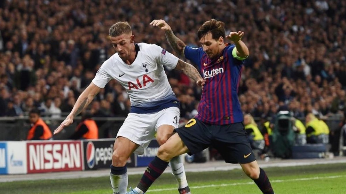 Les lesions forcen el Barça a buscar un central