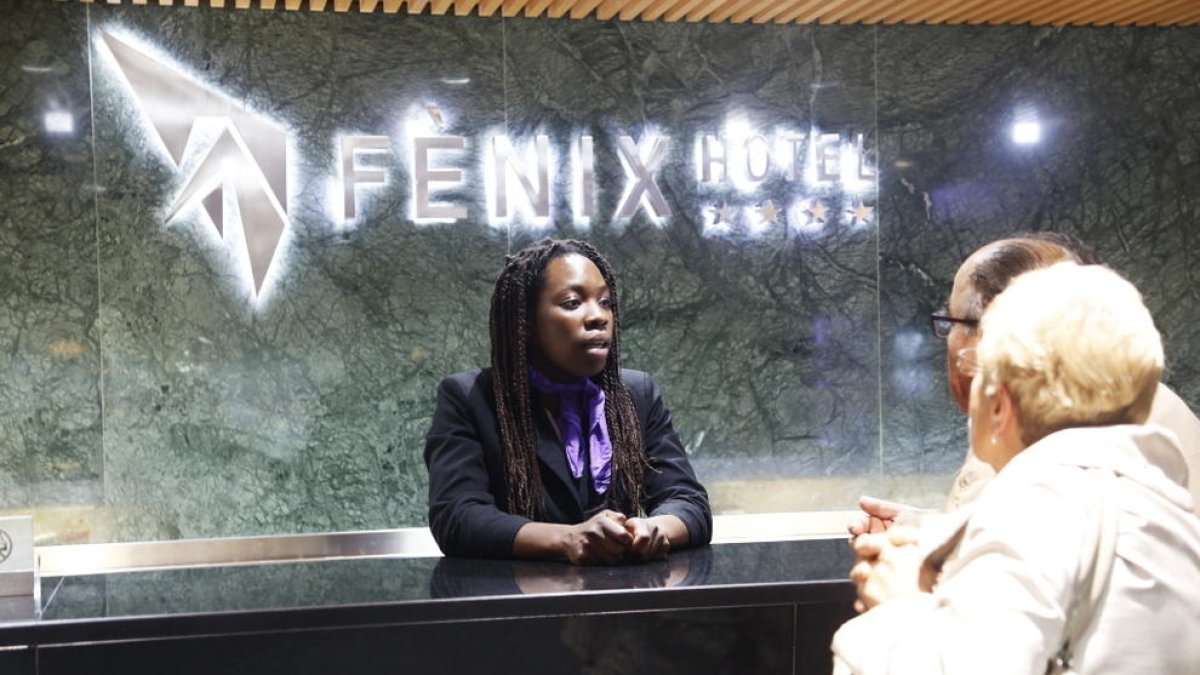 Els hotels demanen un pla de formació d'idiomes per als recepcionistes