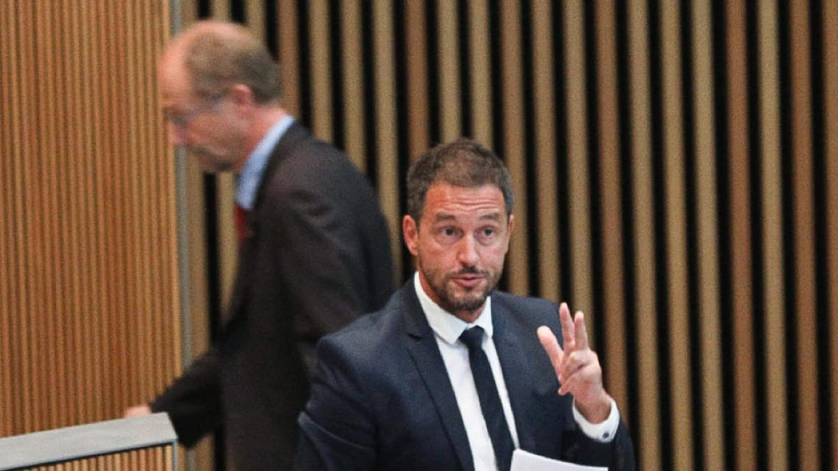 El PS alerta de la falta de preparació de mestres per fer classes en anglès i en francès