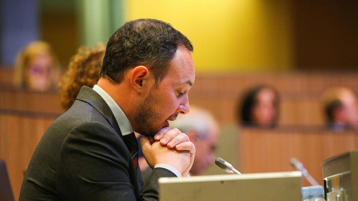 Govern obre la porta a alliberar per al lloguer pisos de no residents