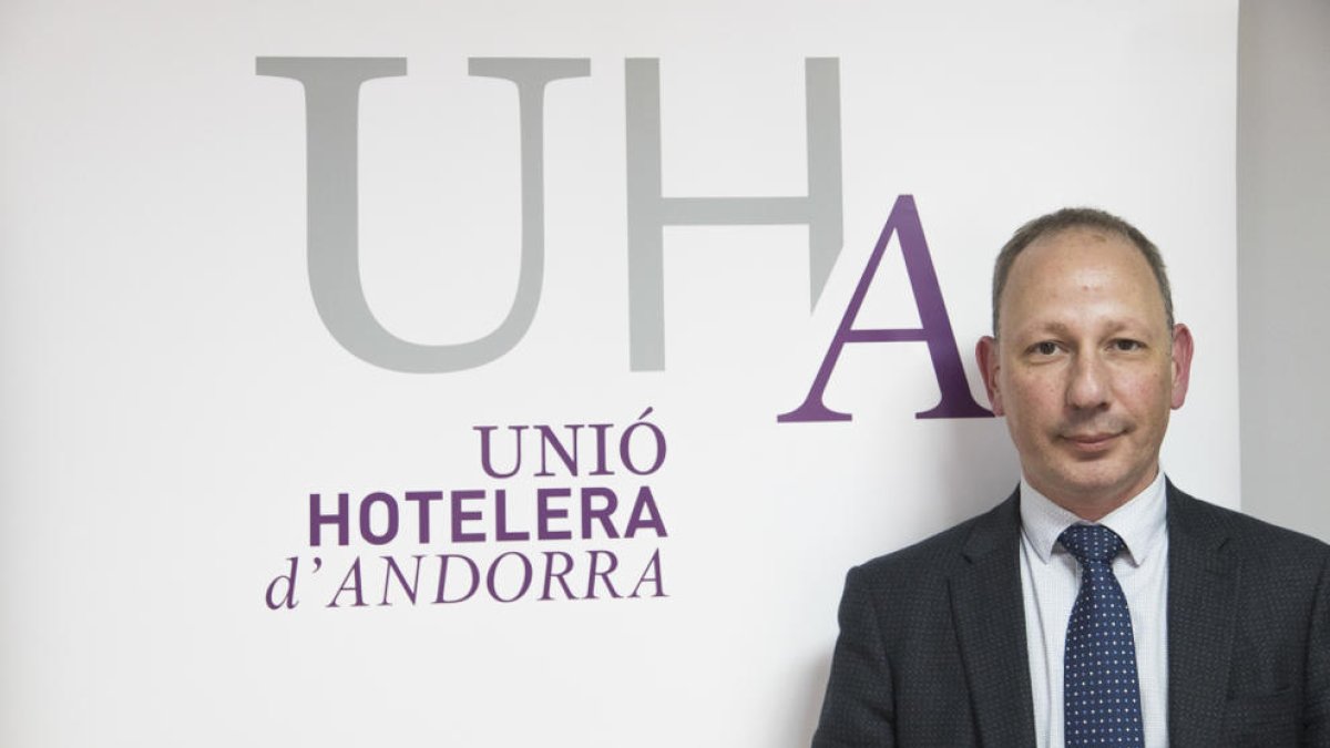 La Unió Hotelera se'n va de la CEA per buscar un nou tipus d'encaix