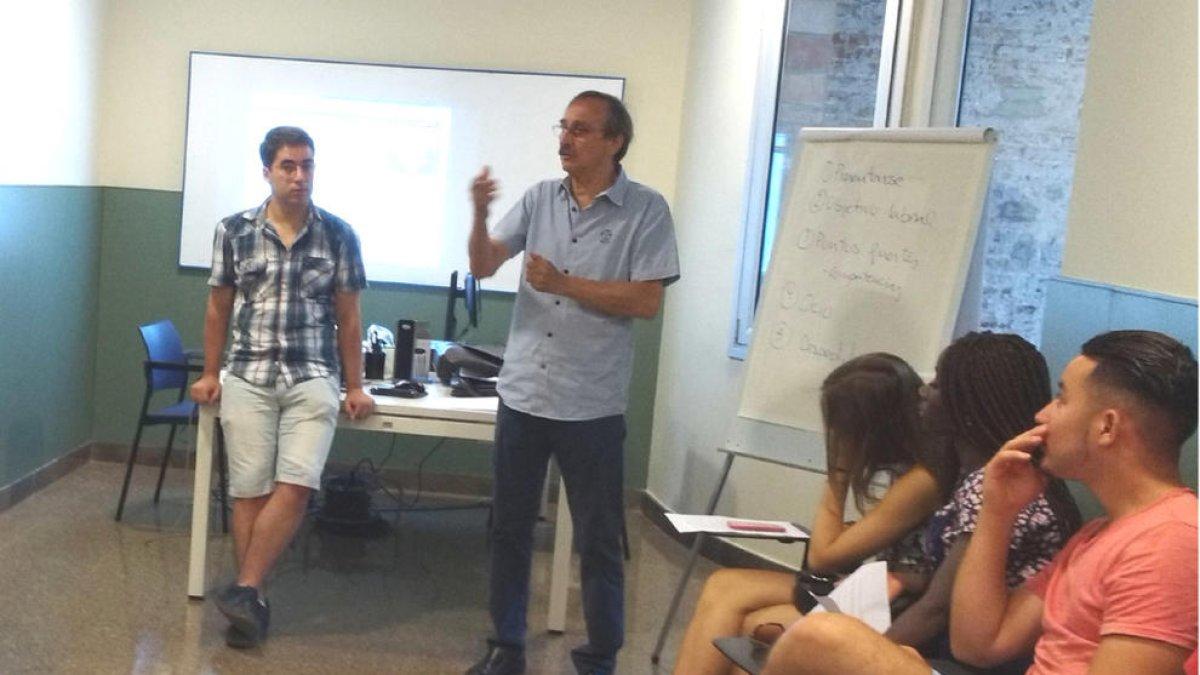 “Arriba gent amb factures pel 'roaming' de milers d'euros”