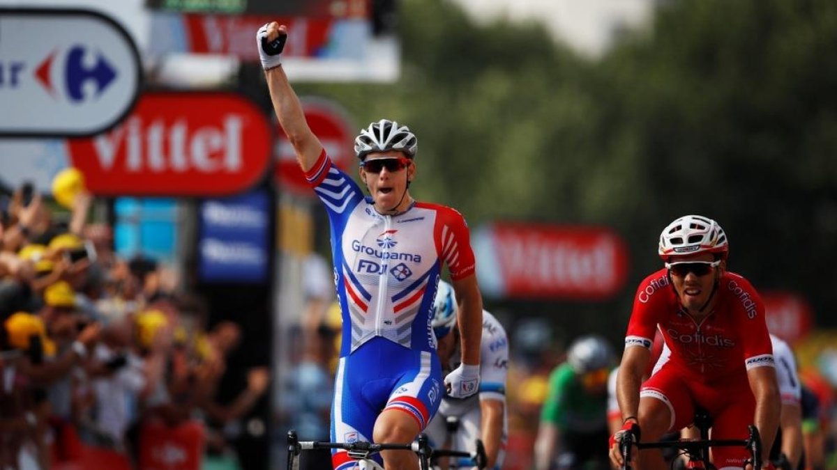 Arnaud Démare, el més ràpid a Pau