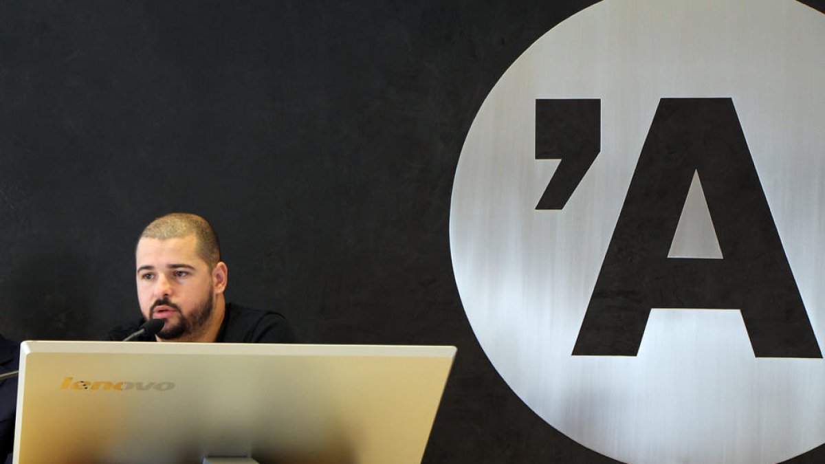 El project manager d'Andorra by Sport, Riera Machado, presentant el seu projecte.