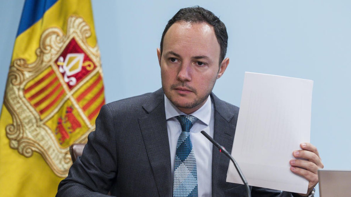 Xavier Espot durant la presentació de dos projectes de lleis sobre menors