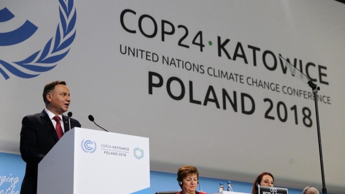 Uns 200 països acorden una norma de mínims contra el canvi climàtic