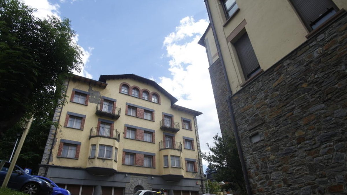 Neguit veïnal per l'ús de l'hotel Casamanya