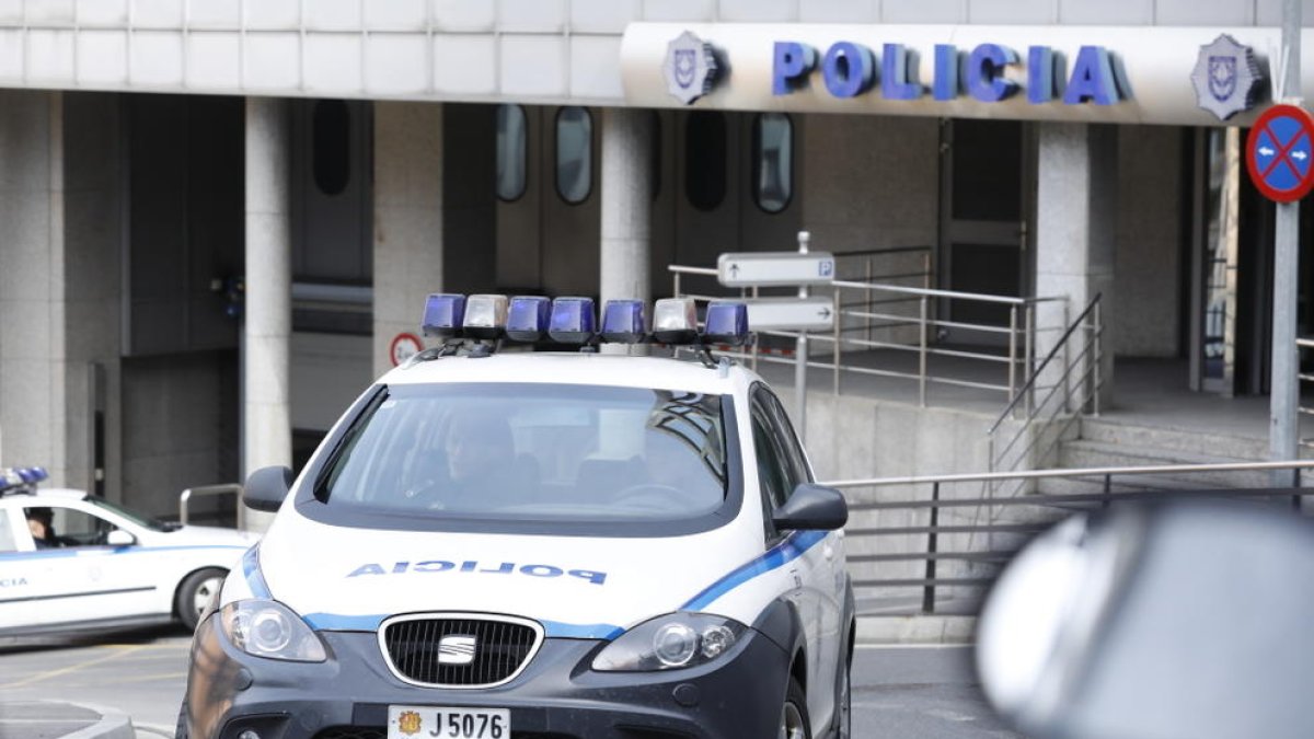 Una joieria denuncia una estafa de 10.000 euros amb peces d'or falses