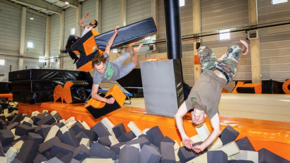 Tast d'activitat a l'escola d'especialistes de cinema