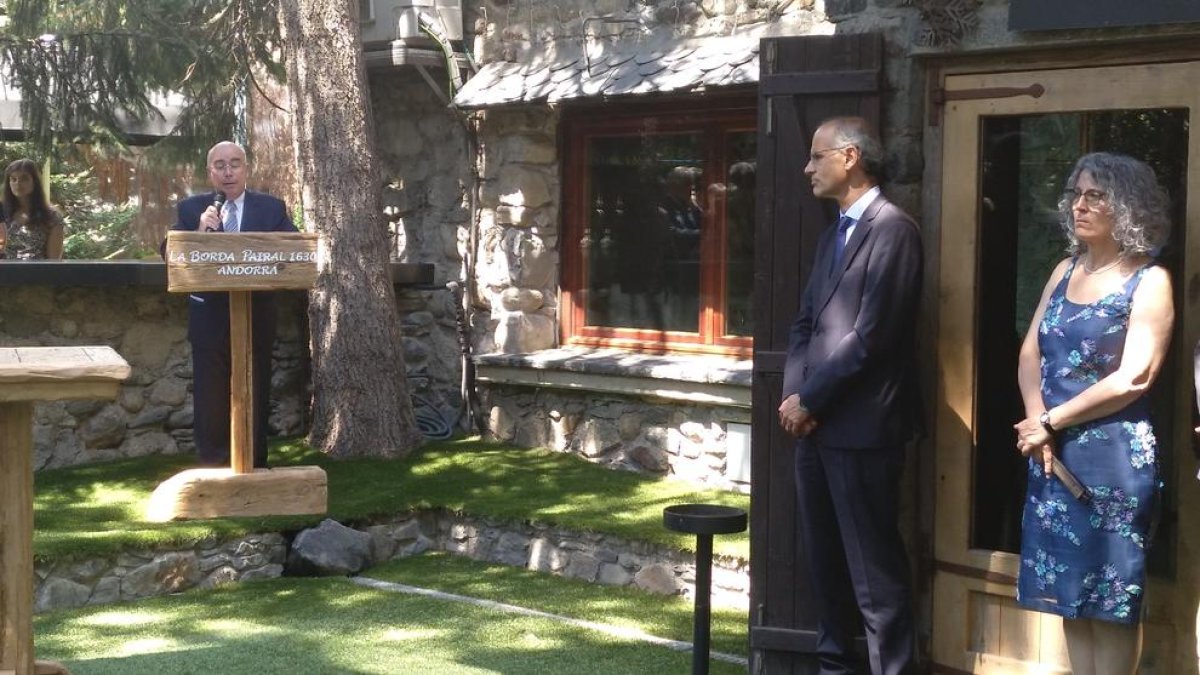 Manuel Montobbio durant el discurs de comiat com a ambaixador espanyol