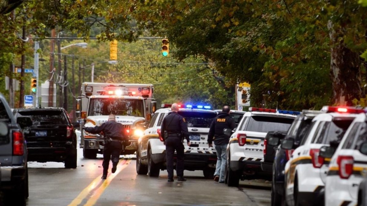 Onze morts i sis ferits en un tiroteig a una sinagoga de Pittsburgh