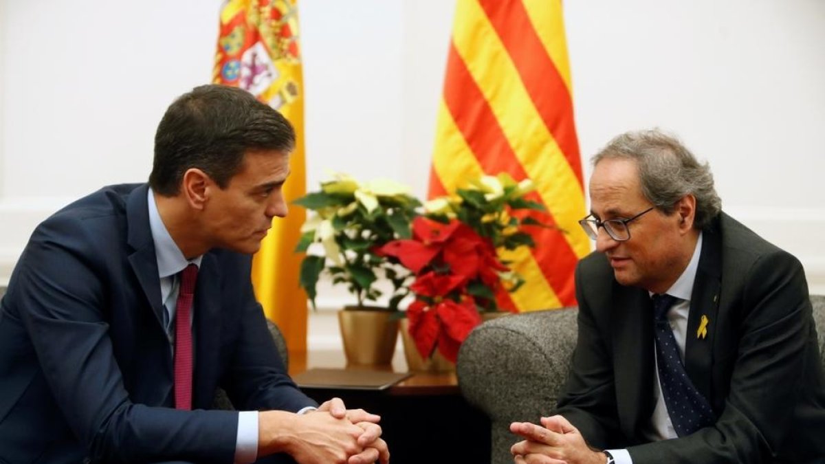 Sánchez i Torra s'emplacen al “diàleg efectiu” en la trobada a Pedralbes