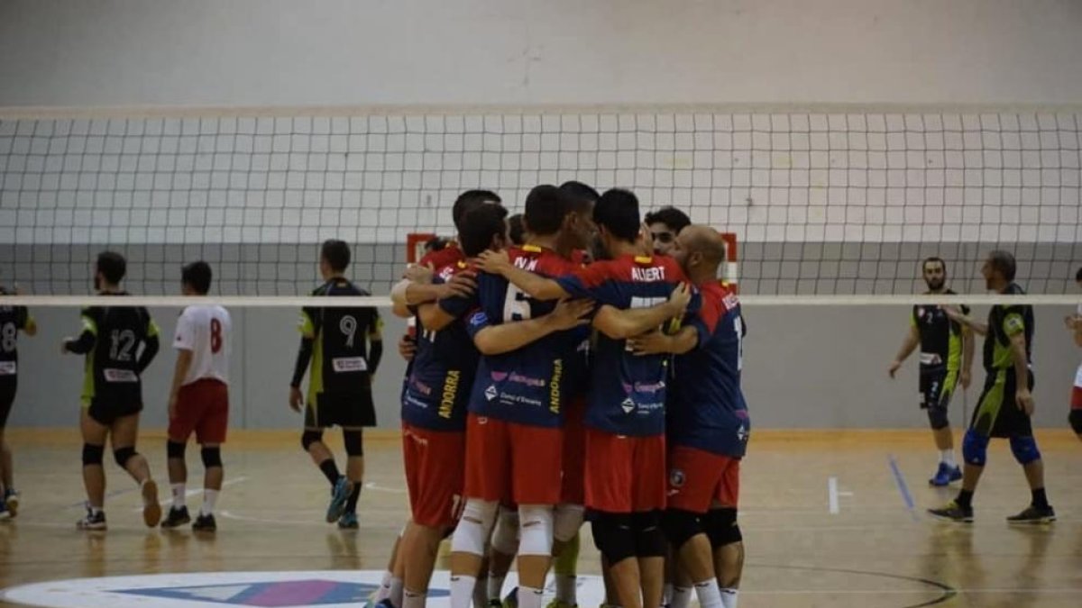 Pòquer de victòries per a un CV Encamp que manté la pressió sobre el líder