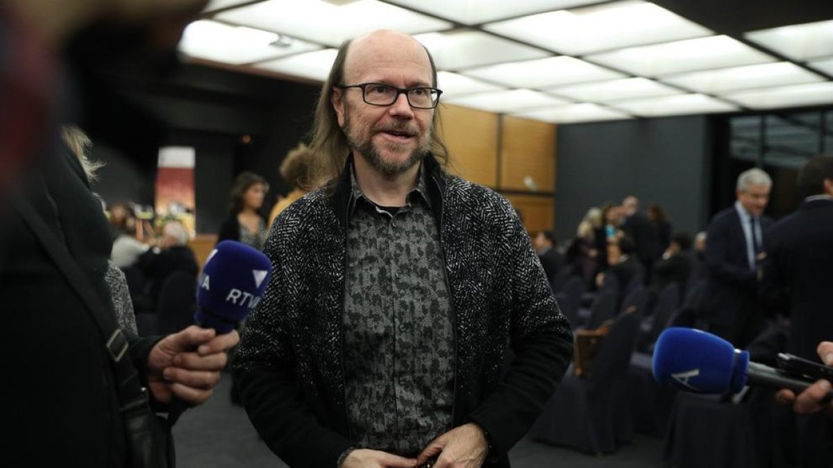 La manifestació i la visita de Torrente, als set tuits